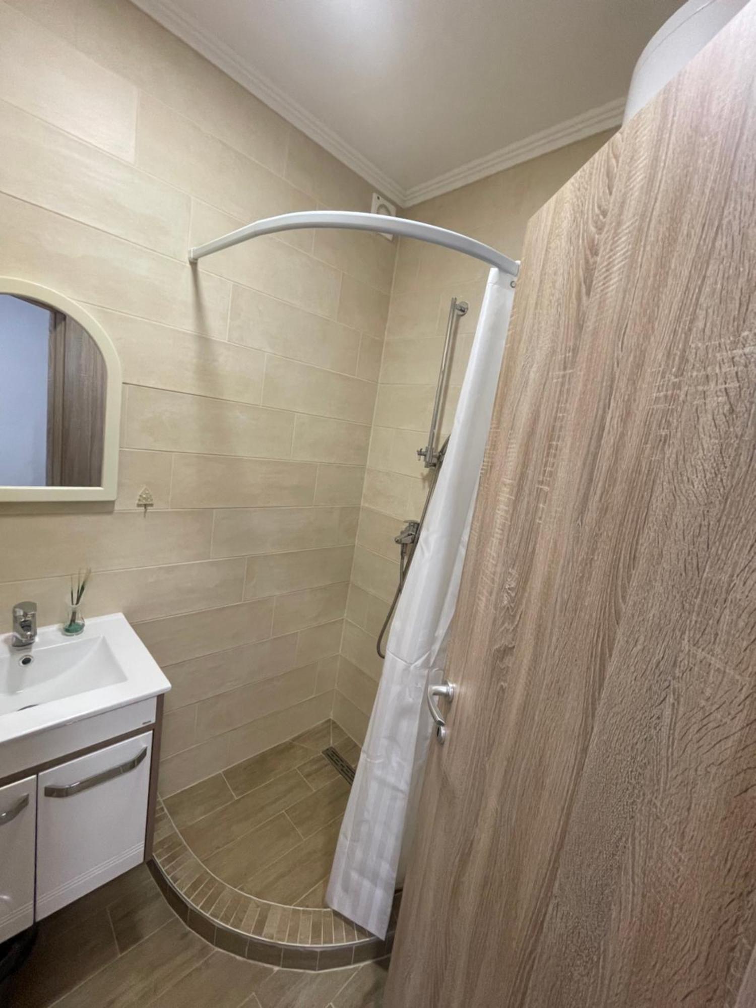 Zuta Osa Hotell Bela Crkva  Exteriör bild